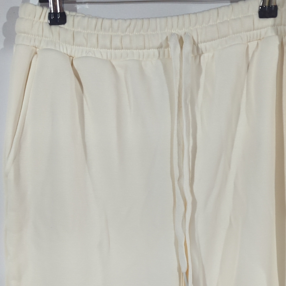 Fabletics Women's Soft Cream Joggers - Picture 4 of 7